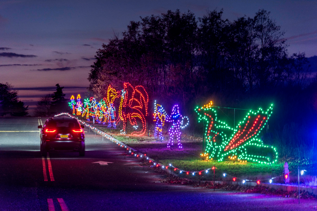 Lake Erie Speedway Holiday Light Drive Thru