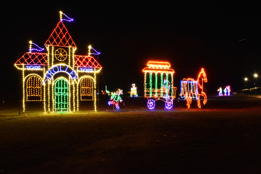 Lake Erie Speedway Holiday Light Drive Thru